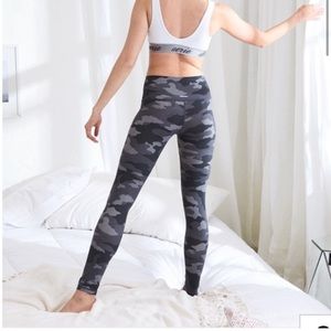 Aerie highwaisted camo leggings